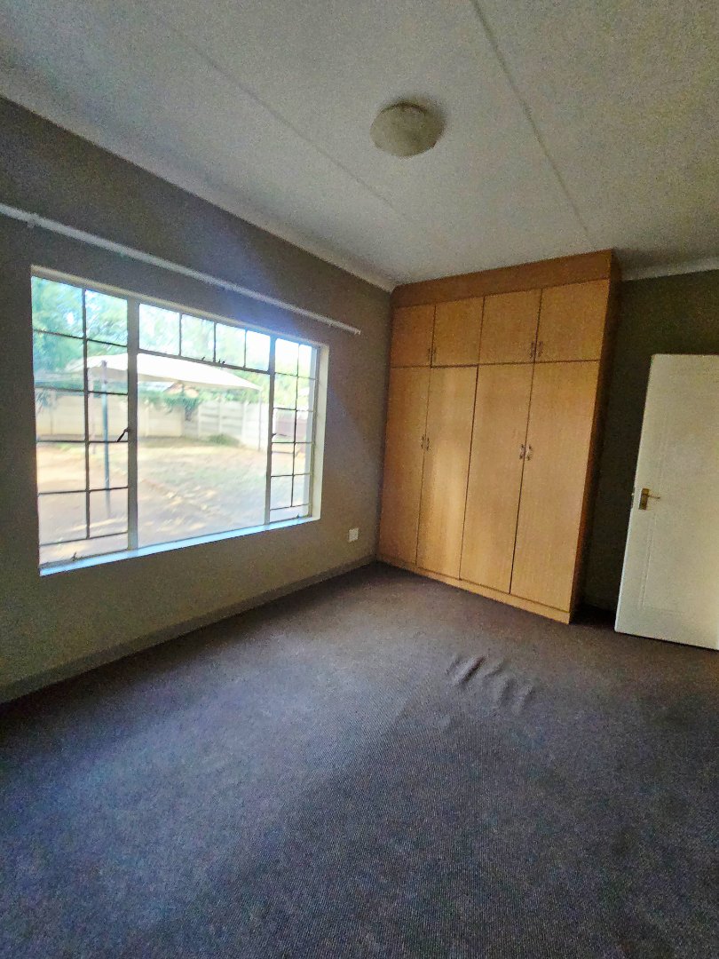 5 Bedroom Property for Sale in Flamwood North West